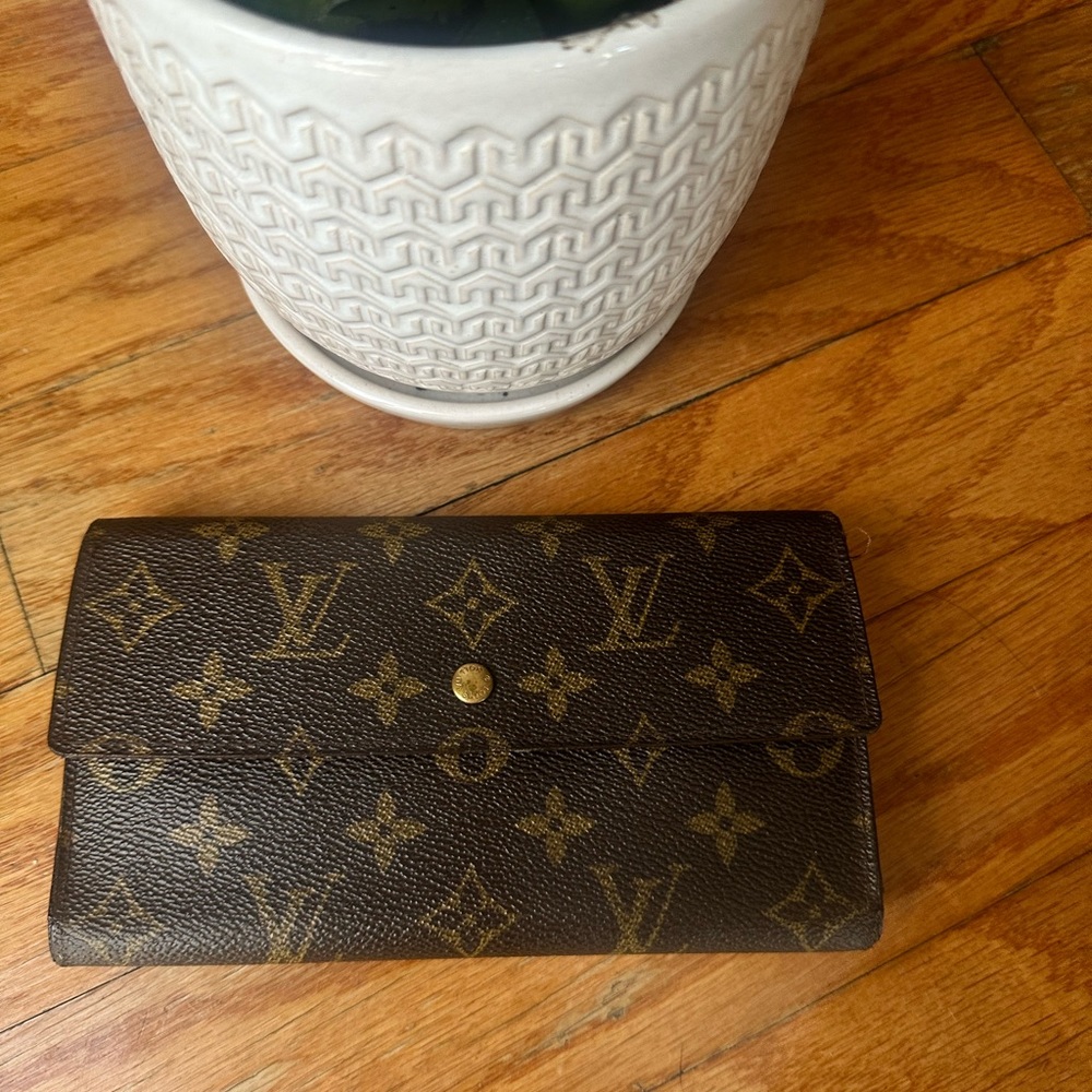 Authentic LV long tri-fold wallet Monogram